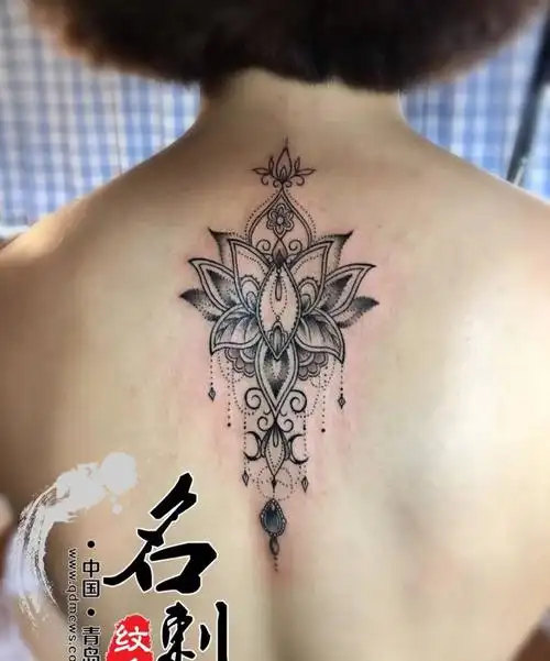 梵花纹身图片_背部图腾点刺纹身图案