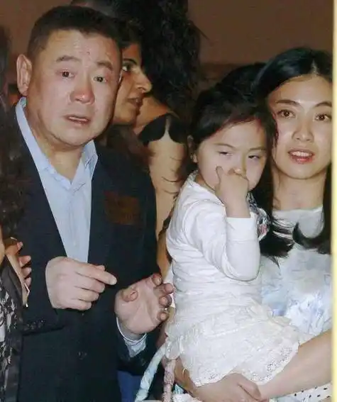 原创关之琳我和刘銮雄的故事和高尔夫无关只是普通的情侣关系