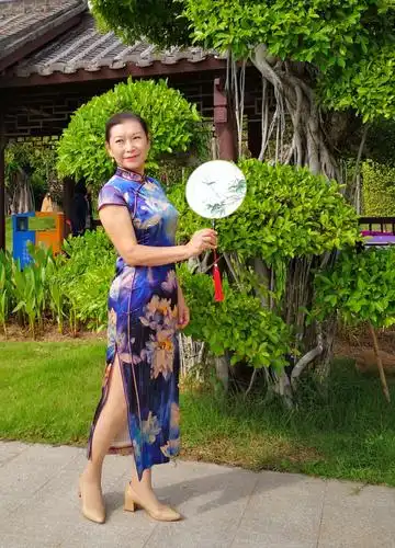 了"中国美-秋之韵"园博苑旗袍外拍活动,有80多人(模特 摄影师)参加