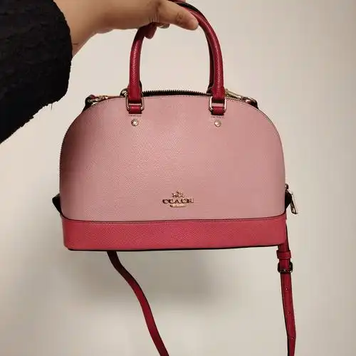 蔻驰贝壳包 红拼色