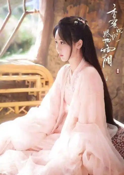 迪丽热巴是杨幂旗下艺人,之前曾出演过《古剑奇谭》《克拉恋人》