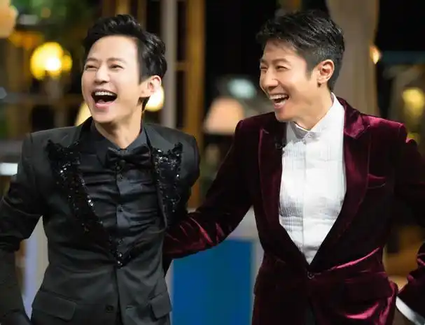 撒贝宁跟何炅说想大侦探了 曾因规定被迫离开明侦节目_腾讯新闻