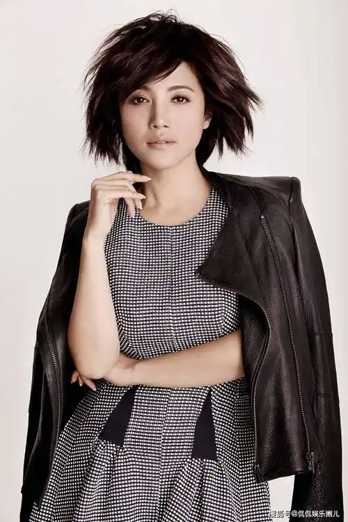 很美很性感!50岁颜丙燕写真赏