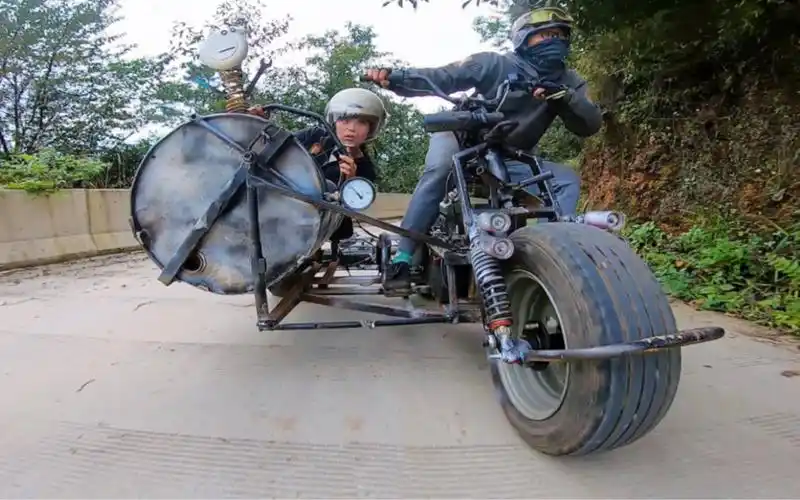 可以压弯的边三轮