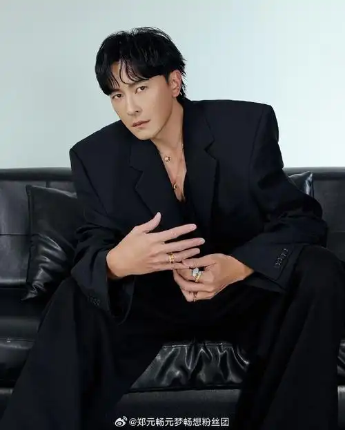 郑元畅超话#郑元畅爱久见人心#ins更新 成為一個有肩膀的男人90服裝