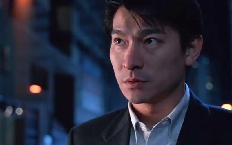 这应该是刘德华的巅峰颜值了吧,bgm一响 两眼都是演技!