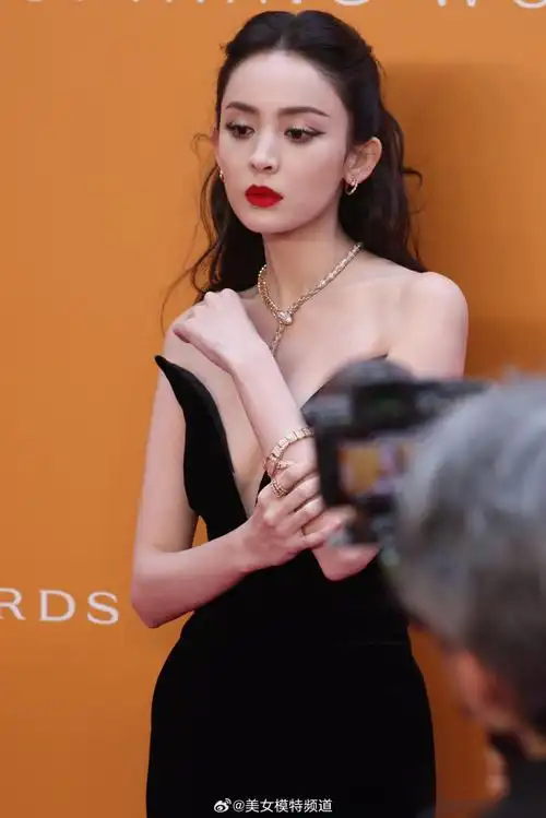 古力娜扎红毯高清生图