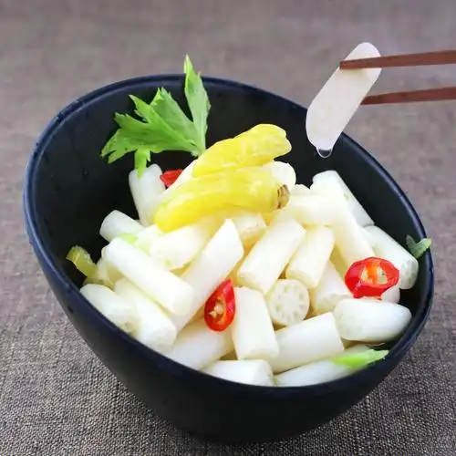 来一波下饭爽口的泡藕带流口水了