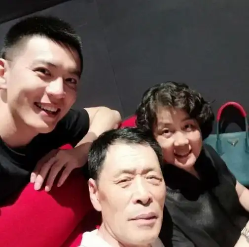 男篮男神杨鸣近况帅气依旧婚后幸福美满梦中情人曾是高圆圆