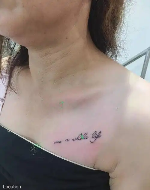 英文纹身图片_胸部新传统纹身图案