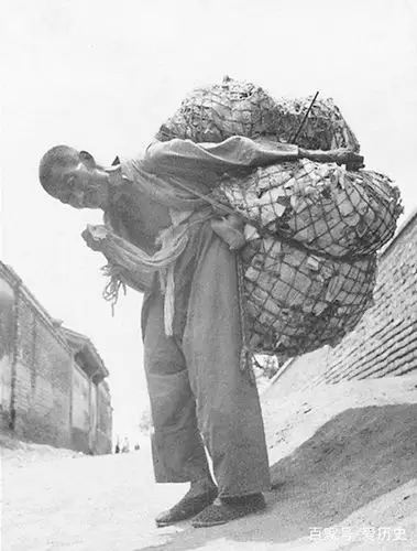 30年代德国女人眼中的老北京街头 满是黄土破衣烂衫