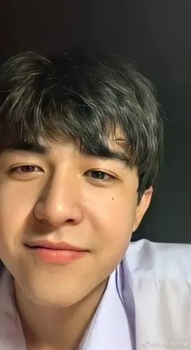 尹浩宇的眼睛是异瞳吗?