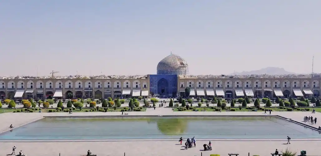 游客心目中称为浪漫之城:下图为德黑兰,伊朗最繁华的城市伊朗旅游景点