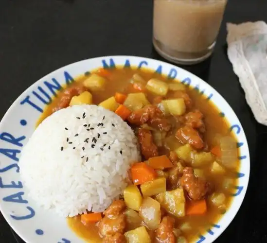 咖喱鸡块饭