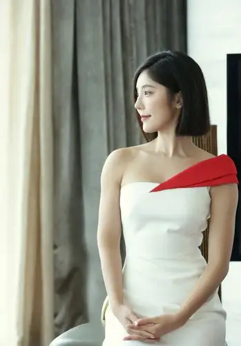 赵奕欢大秀钢管舞,"蜂腰翘臀"不忍直视,如今无戏可拍