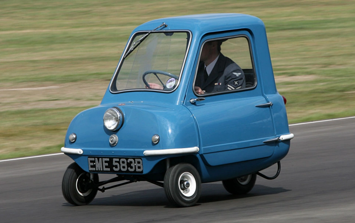 世界上最小的汽车,可以直接扛回家里,花15万买它值?