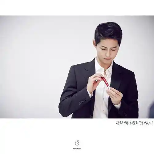 [宋仲基][分享]170412 历史上的今天!宋仲基签约fc并以作家身份出道