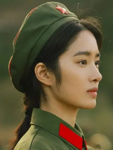 杨采钰在《芳华》中饰_圈子-新氧美容整形