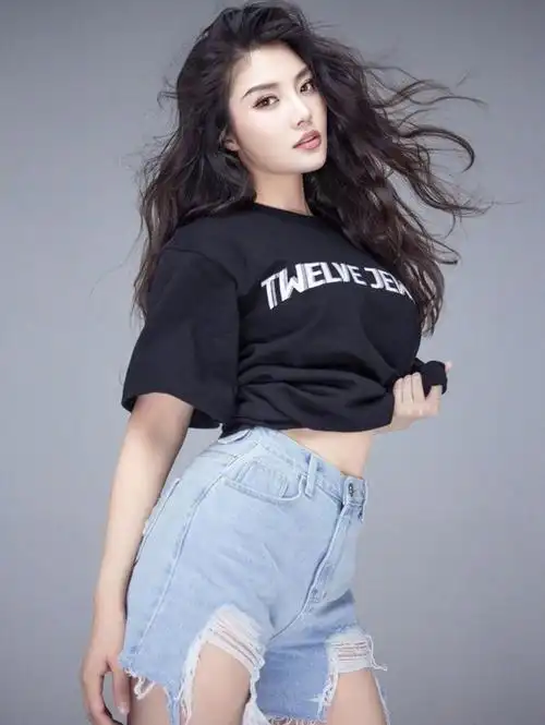 相关专题:你可能感兴趣的文章徐冬冬是谁 她的身高和电影[ 查看全部 ]