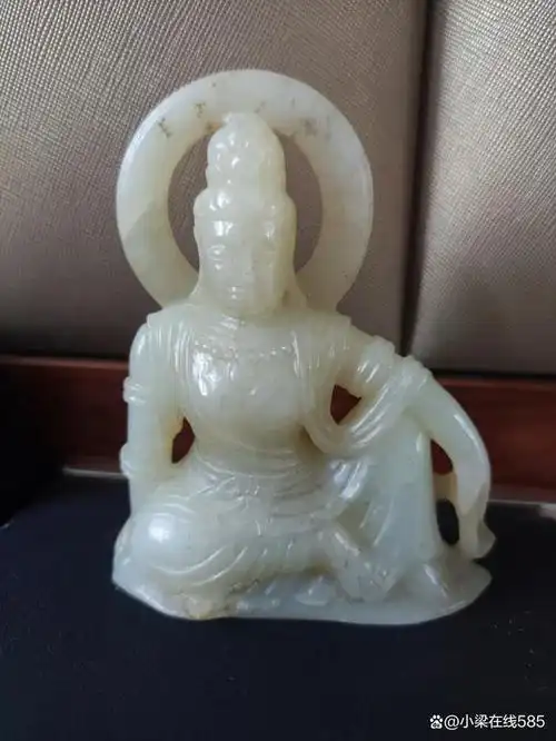 宋代和田白玉观自在菩萨像