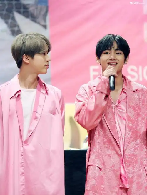 如何看待姜丹尼尔和twice朴志效twice的恋情