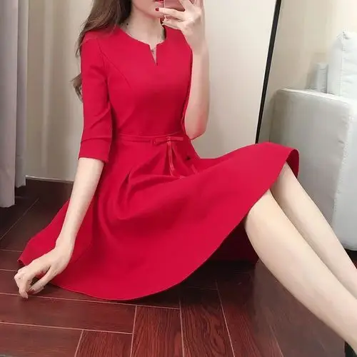 新娘回门礼服红裙子女秋2019新款v领敬酒服冬季结婚大红色连衣裙