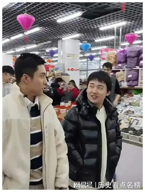 郭麒麟夜间热搜突然变成郭德纲震惊原因神秘胖身