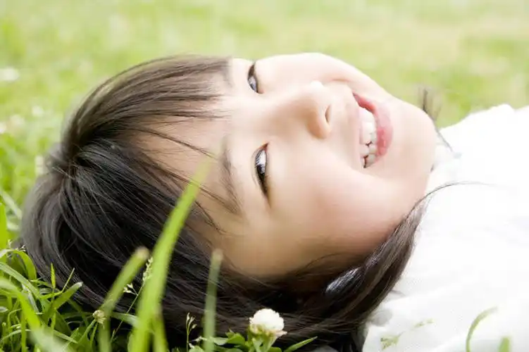 东方人,婴儿,儿童,一个人,公园,笑,微笑,室外,纯洁,亚洲,小孩,可爱