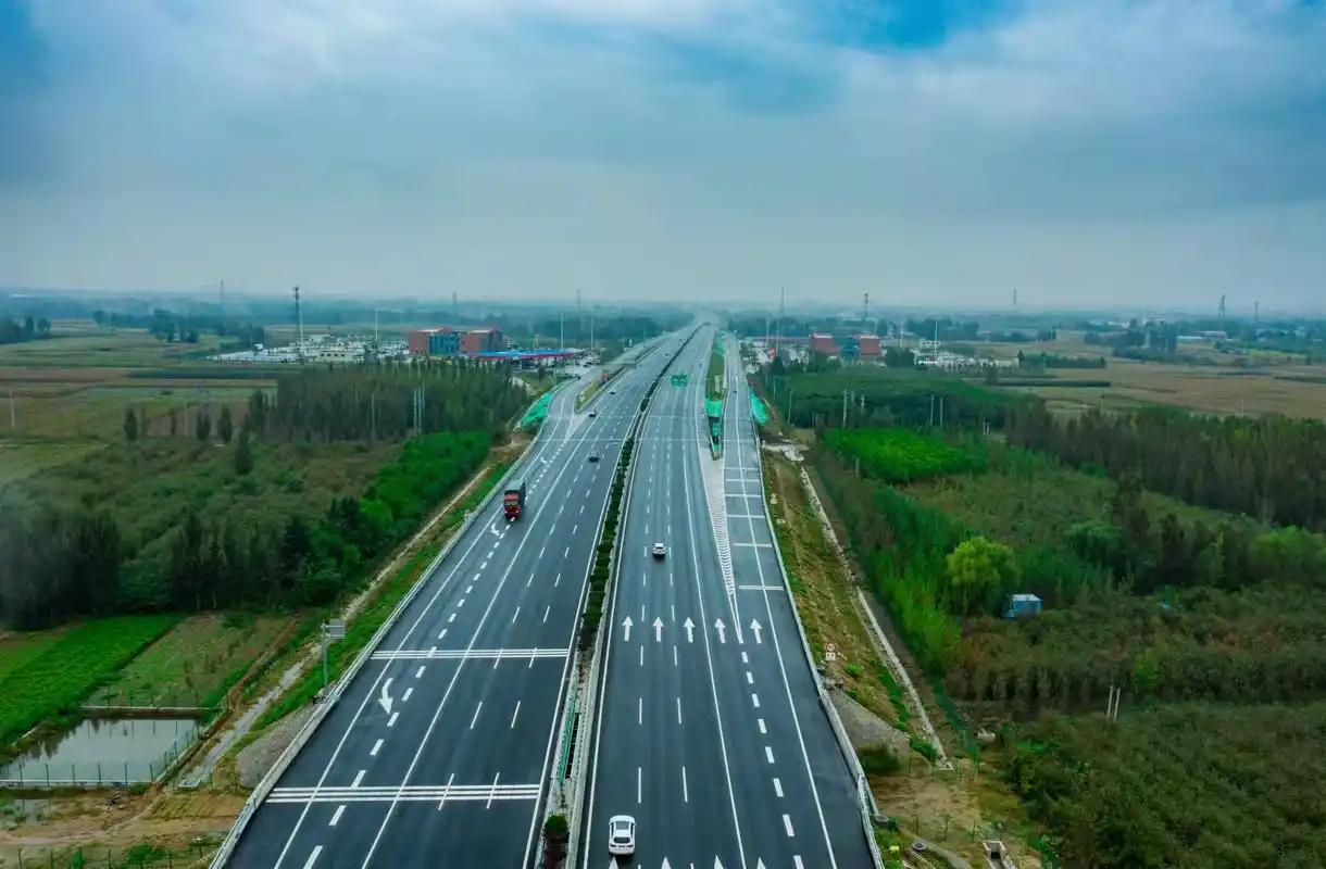 山东首条智慧高速公路京台高速泰枣段改扩建通车