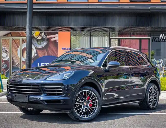 保时捷卡宴月光蓝