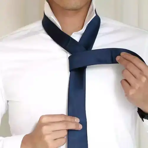 打领带教程 系领带的方法图解-诚智百科网