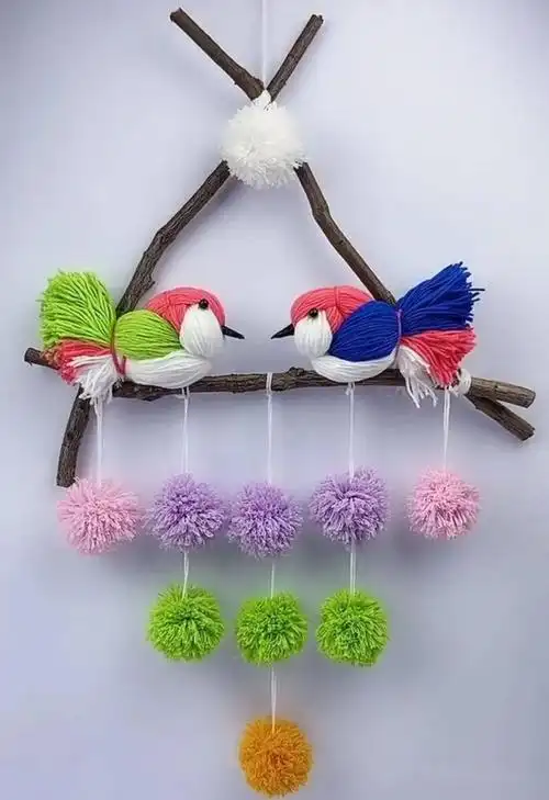 现如今对于心灵手巧的人而言 毛线的用途却非常广泛 制作装饰品,卡通