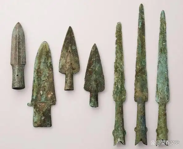 关陇地区东周秦墓出土青铜兵器组合研究