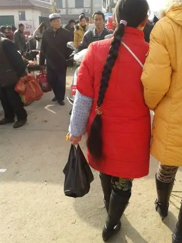 跟拍大长辫子 - [中国长发网]