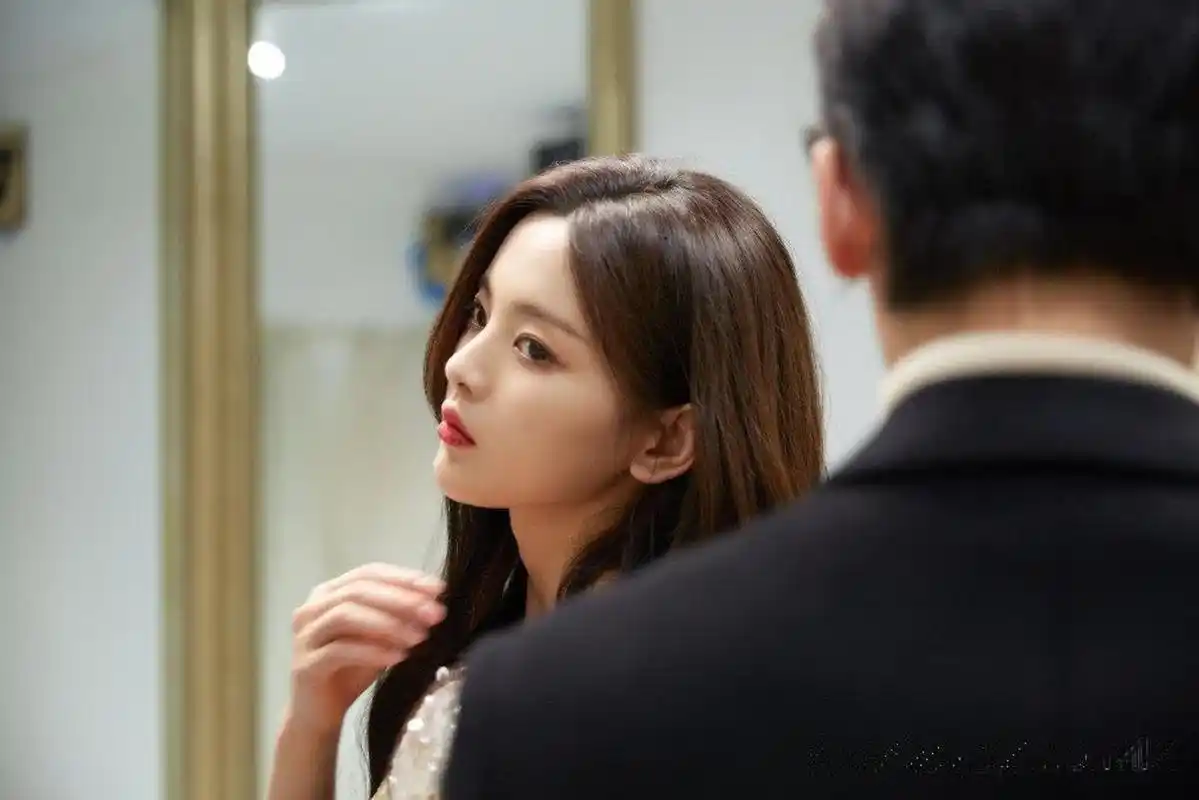 杨超越婚纱造型