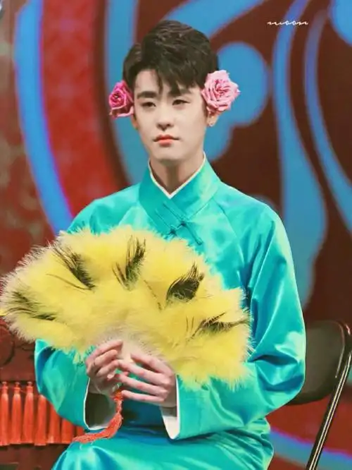 蒂芙尼蓝张云雷