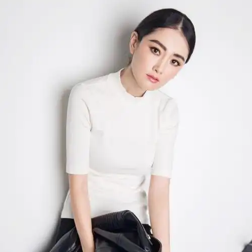 一直播:演员陈洁正在直播