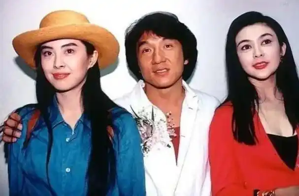 很多人都说,当年的关之琳,乃是香港第一美人,说她是顶级大美女.