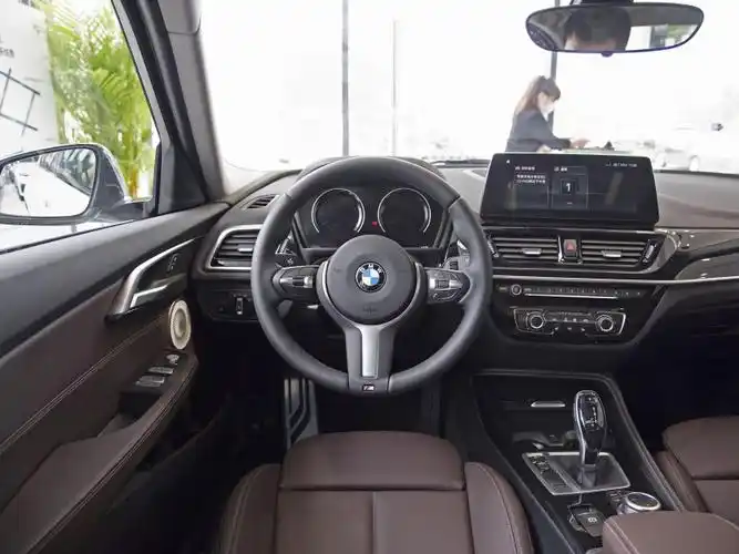 华晨宝马 宝马1系 2021款 改款 120i m运动曜夜版