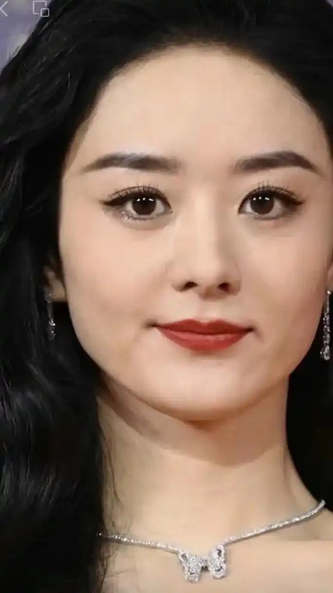 平常的精修美图,一个个毛孔,法令纹,表情都看不清