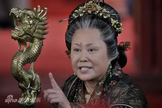 资料图片穆桂英挂帅主角斯琴高娃饰佘太君