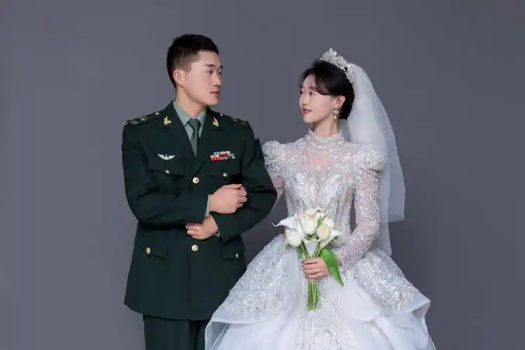 16对军人结婚照太甜了,赶紧点赞吧!