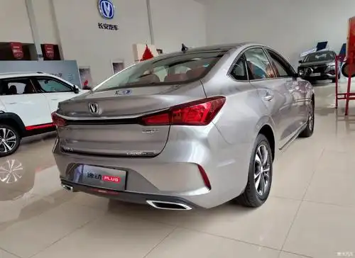 长安逸动plus时尚外观尽显年轻活力