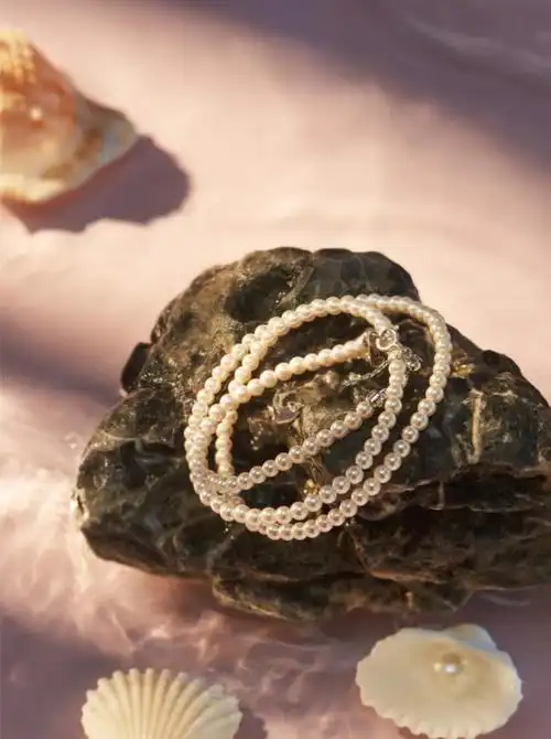 珍珠,是大自然赋予我们的瑰宝,每一颗都是警觉坚韧的生命和沧海桑田的