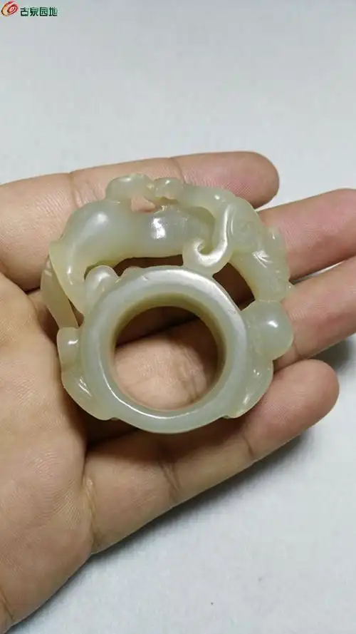 高浮雕螭龙和田玉扳指