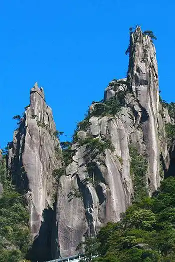 雄伟的山峰