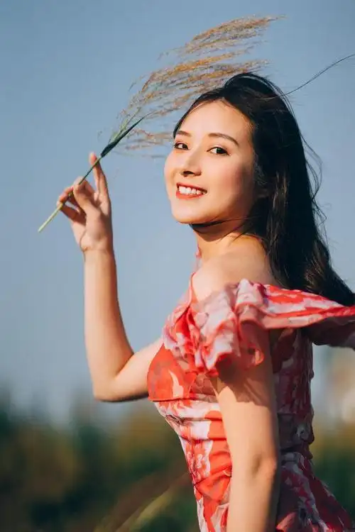 4,回眸一笑百媚生