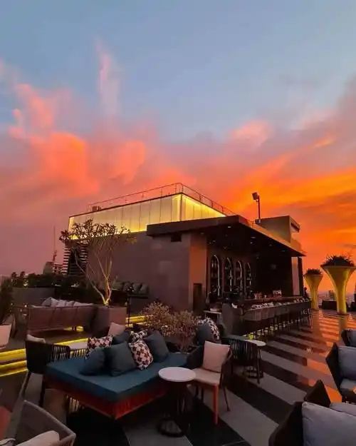 打卡柬埔寨首都金边这几家酒吧,才叫真正拥有夜生活!_bar_sky_大厦