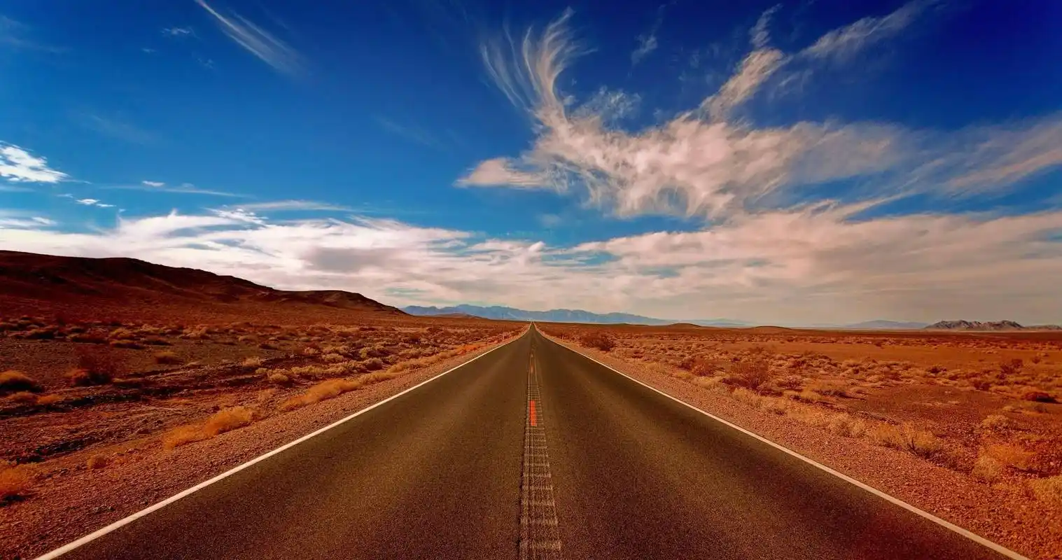 有一条通往远方的路就有一颗驿动的心