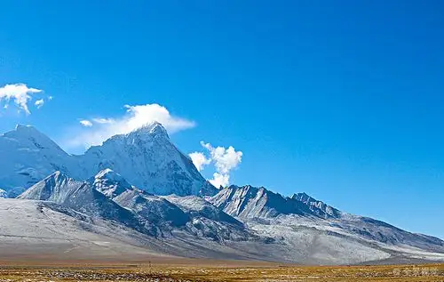 高原雪山下的蓝天白云_图片大全—全景创意图库(quanjing.